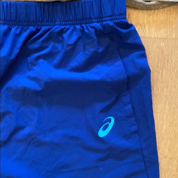 3 for 1 - Nike and ASICS sportswear bundle. - Picture 5 of 6